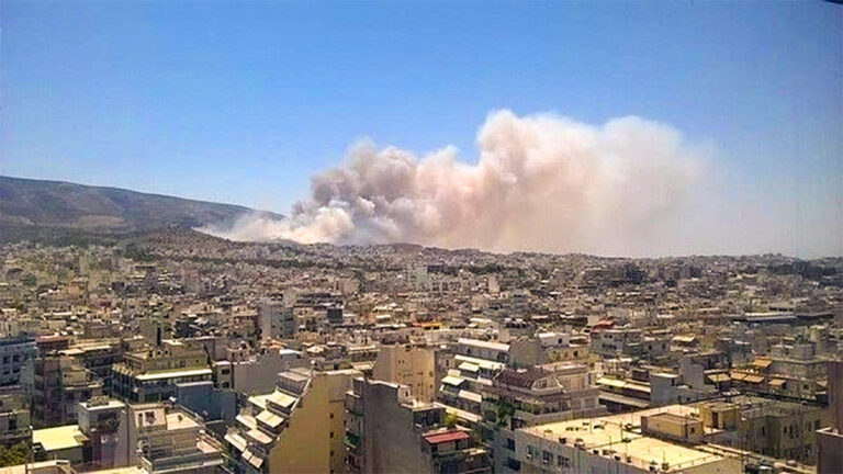 Υπό έλεγχο η φωτιά στο κτήμα Καρέλλα