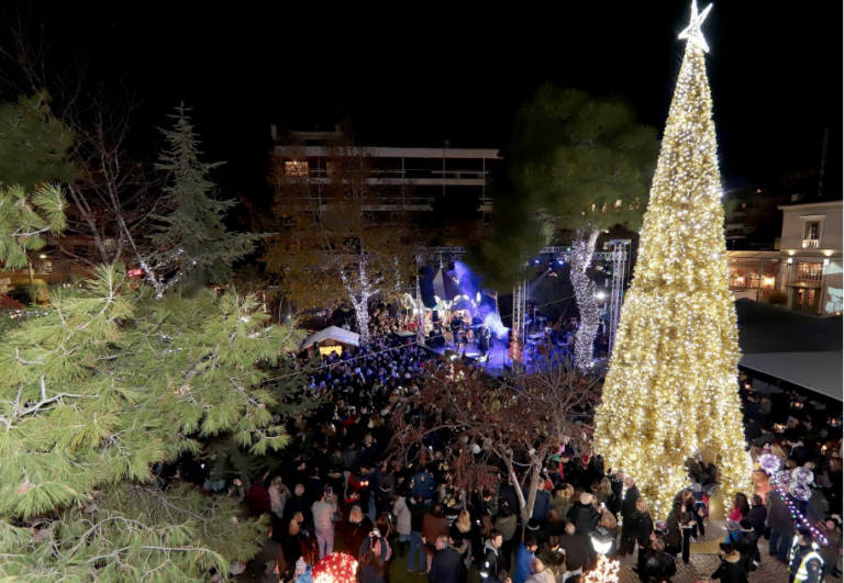 Το Μαρούσι φωταγώγησε το Χριστουγεννιάτικο Δέντρο του συντροφιά με τη Δέσποινα Βανδή