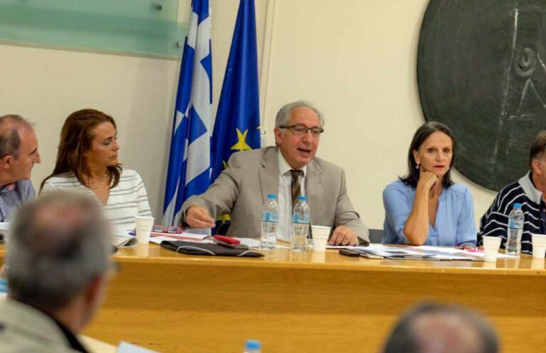 Συνάντηση  Θ. Αμπατζόγλου με τους διευθυντές των σχολείων δευτεροβάθμιας εκπαίδευσης