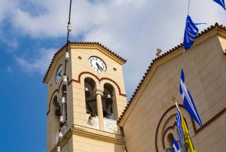 Διπλή Θεία Λειτουργία κάθε Κυριακή στον Ιερό Ναό Κοιμήσεως Θεοτόκου στο Μαρούσι