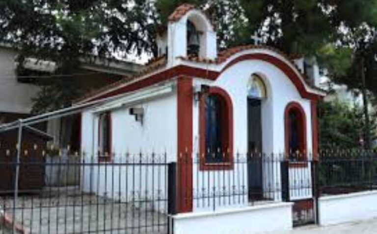 Εσπερινός σήμερα 3/12 και αύριο 4/12 η Θεία Λειτουργία στο “εκκλησάκι” της Αγίας Βαρβάρας στα Ανάβρυτα