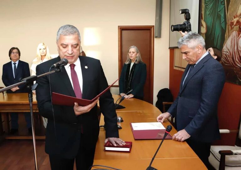 Σε διδάκτορα Ιατρικής Σχολής Αθηνών αναγορεύτηκε ο Γιώργος Πατούλης – Περήφανη η σύζυγός του  Μαρίνα