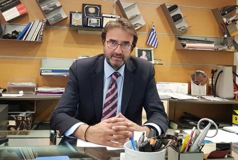 Γιάννης Νικολαράκος: Να κλείσουν τα καταστήματα λιανικής άμεσα!