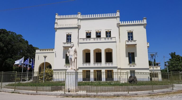 Απαγορεύονται συναθροίσεις άνω των 10 ατόμων, πικ νικ και άθληση κατά ομάδες και στο δάσος Συγγρού