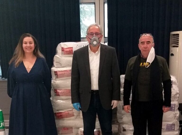 Διάθεση ξηράς τροφής, σε φιλοζωικά σωματεία και εθελοντές, από τον δήμο Αμαρουσίου