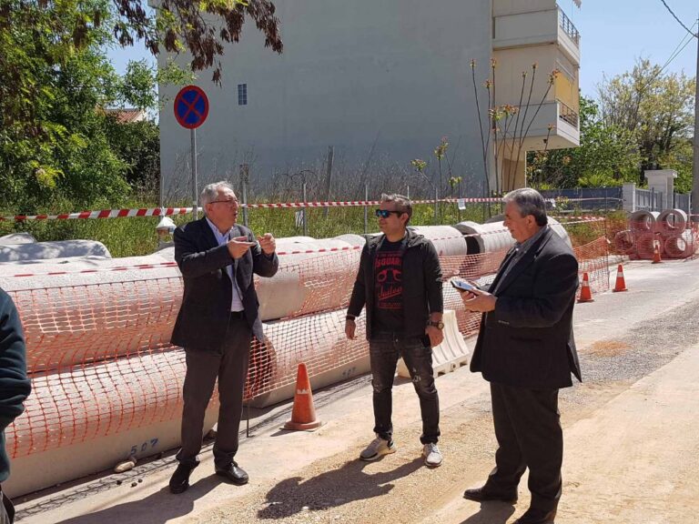 Συνεχίζει τις αυτοψίες έργων σε περιοχές του Αμαρουσίου ο Θ.Αμπατζόγλου