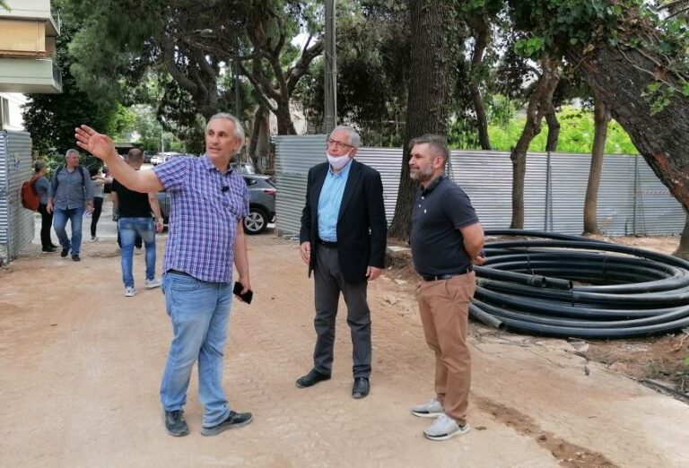 Αυτοψία του Δημάρχου Αμαρουσίου Θεόδωρου Αμπατζόγλου στο έργο ανάπλασης της πλατείας Ηρώων