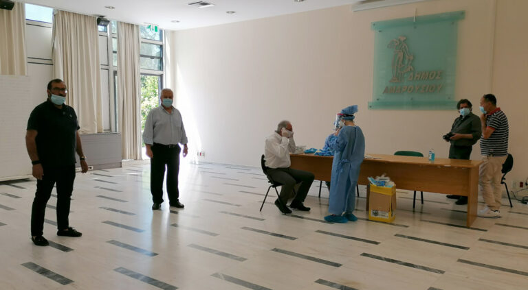Κλιμάκιο του ΕΟΔΥ στο Δήμο Αμαρουσίου για τη λήψη δειγμάτων έναντι της επιδημίας covid19
