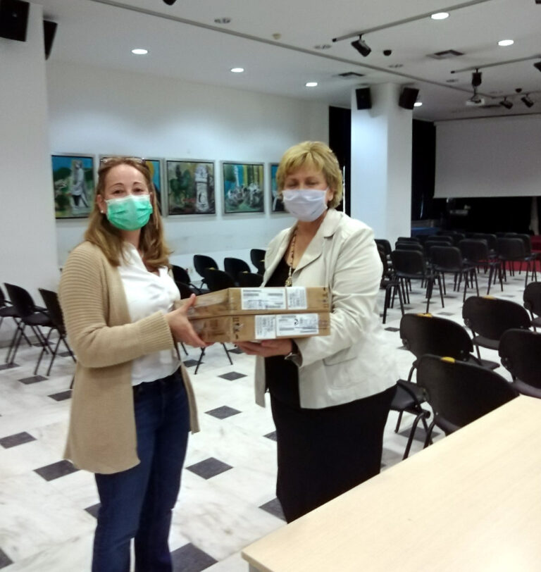 Παράδοση φορητών υπολογιστών στα Νηπιαγωγεία του Δήμου Αμαρουσίου