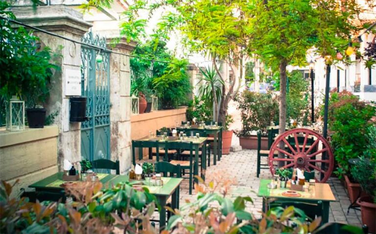 Ενημέρωση καταστηματαρχών σχετικά με την ανάπτυξη επιπλέον τραπεζοκαθισμάτων σε κοινόχρηστους χώρους του Δήμου Αμαρουσίου
