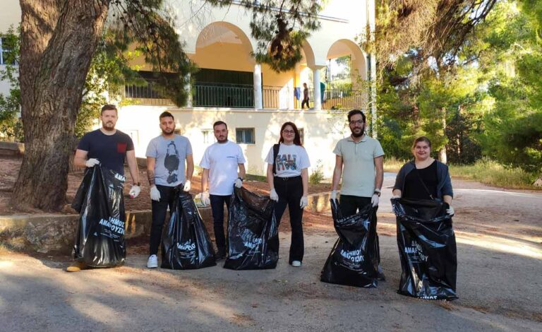 Eθελοντικός καθαρισμός στο κτήμα Συγγρού από την ΟΝΝΕΔ Αμαρουσίου