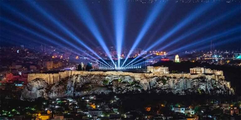 Ο εντυπωσιακός νέος φωτισμός της ακρόπολης και το μήνυμα του Θ.Αμπατζόγλου