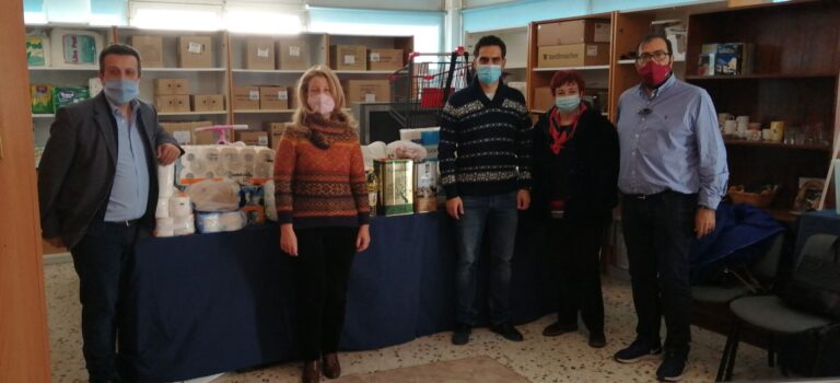 Τρόφιμα και είδη πρώτων αναγκών προσέφερε η “Ένωση Πελοποννησίων Αμαρουσίου” στο Κοινωνικό Παντοπωλείο του Δήμου Αμαρουσίου