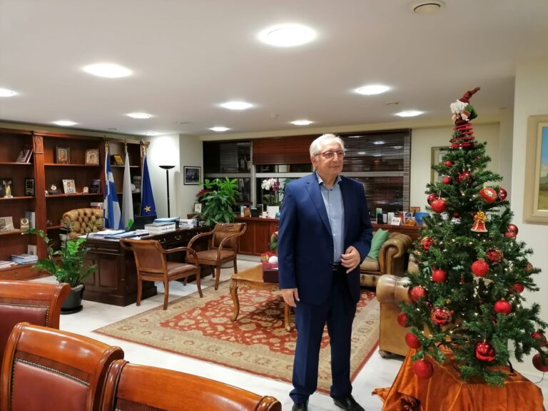 Θ. Αμπατζόγλου: «Το 2021 να είναι έτος υγείας, αγάπης, ελπίδας και εκπλήρωσης των στόχων»