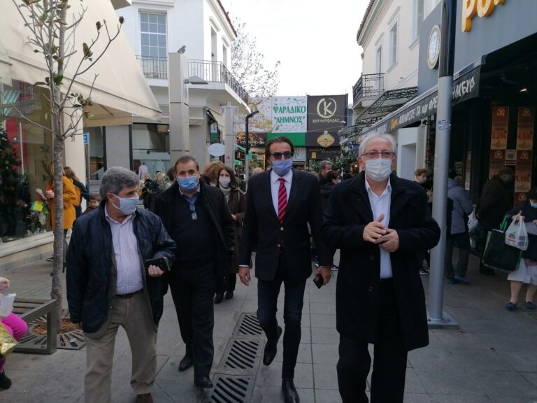 Επίσκεψη Αμπατζόγλου στο Εμπορικό Κέντρο της πόλης, την παραμονή της Πρωτοχρονιάς
