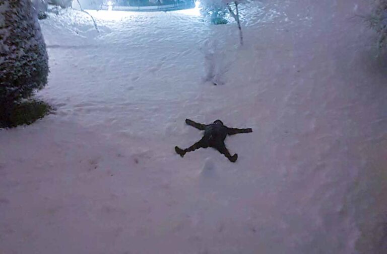 Φωτογραφίες αναγνωστών μας από όλο το χιονισμένο Μαρούσι