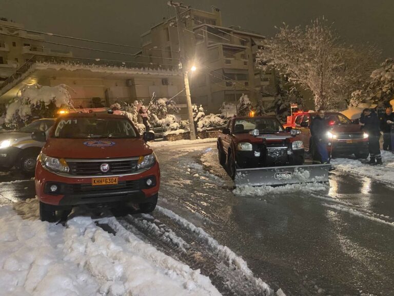 Για 3ο συνεχόμενο 24ωρο συνεχίζεται η νυχθημερόν μάχη των υπηρεσιών του Δήμου για την αποκατάσταση των προβλημάτων