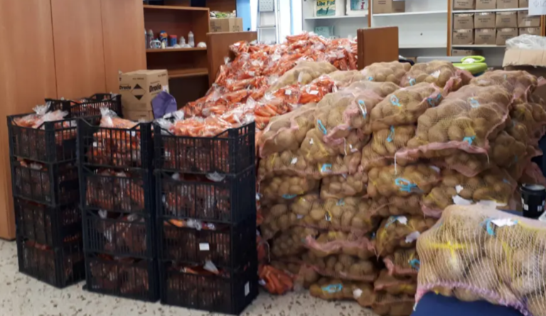 Διανομή Ειδών Παντοπωλείου και ειδών Οπωροπωλείου στο Δήμο Αμαρουσίου προς τους ωφελούμενους του προγράμματος ΤΕΒΑ