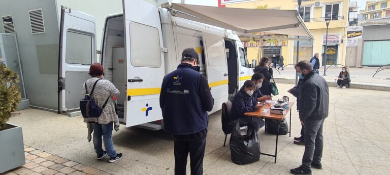 Ξεκίνησε στο Μαρούσι η διαδικασία των δωρεάν τεστ ταχείας ανίχνευσης covid-19. Θα διαρκέσει έως και την Παρασκευή 9 Απριλίου