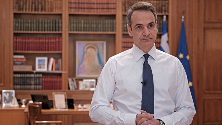 Ανοίγει η εστίαση στις 3 Μαϊου – Από τη Μ. Εβδομάδα ξεκινά ο εμβολιασμός για τους άνω των 30