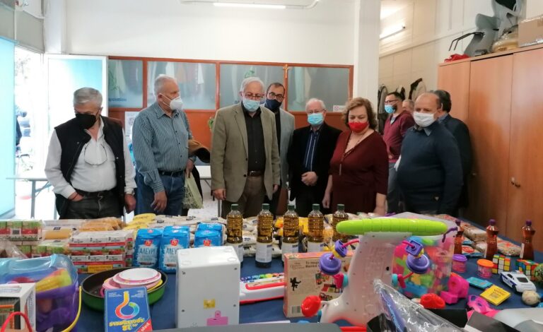 Δωρεά τροφίμων, ρουχισμού και παιχνιδιών από την Τ.Ο. ΝΔ Αμαρουσίου στο Κοινωνικό Παντοπωλείο του Δήμου