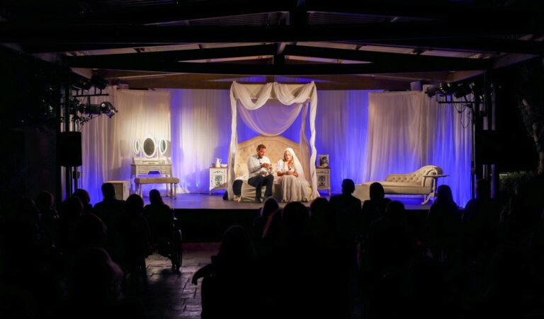 Με την κωμωδία του Jan de Hartog «Το Νυφικό Κρεβάτι», συνεχίστηκε η 2η βραδιά θεάτρου στη Βορέειο Βιβλιοθήκη Αμαρουσίου