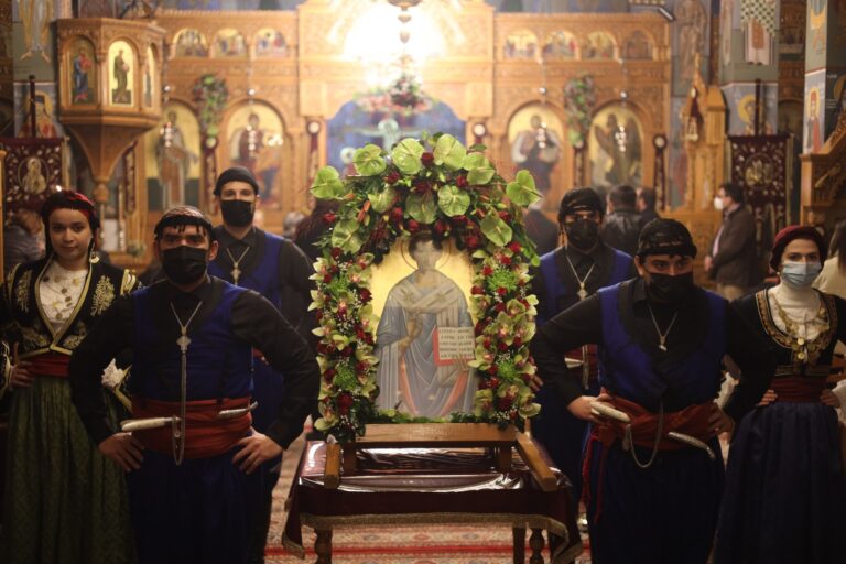 Εορταστικός εσπερινός στη μνήμη του Αγίου Ελευθερίου, στον ομώνυμο Ενοριακό Ιερό Ναό στη γειτονιά του Σωρού