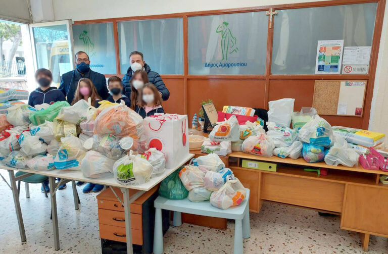 Μαθητές της «Ελληνοαγγλικής Αγωγής» παρέδωσαν τρόφιμα & φάρμακα για το Κοινωνικό Παντοπωλείο & Φαρμακείο της πόλης μας