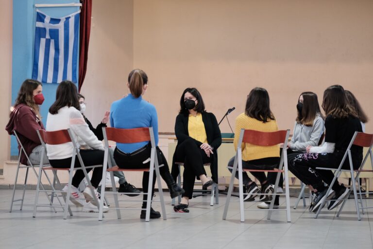 Η Υπουργός Παιδείας σε Γυμνάσιο του Αμαρουσίου με αφορμή την Διεθνή Ημέρα Γυναικών και Κοριτσιών στην Επιστήμη