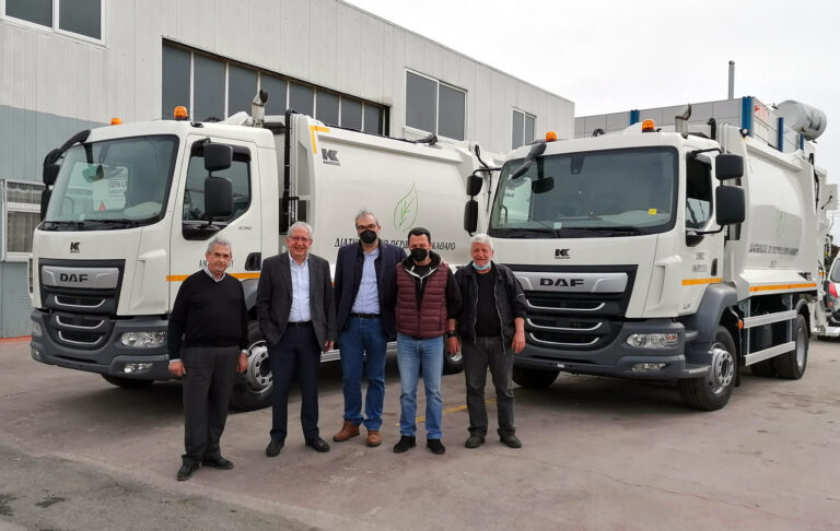 Δήμος Αμαρουσίου: Παρελήφθησαν τα 2 νέα απορριμματοφόρα 12 τόνων