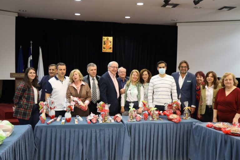 Πασχαλινή δράση προσφοράς από την Ένωση Πελοποννησίων Αμαρουσίου, με την υποστήριξη του Δήμου.