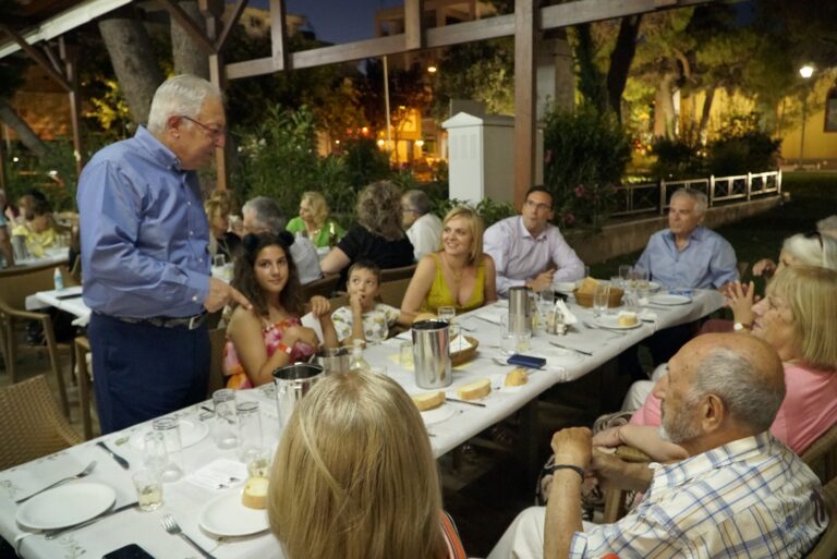 Παρουσία του Δημάρχου Αμαρουσίου η καλοκαιρινή συνάντηση της Ένωσης Πελοποννησίων της πόλης