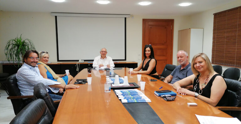 Συνάντηση του Δημάρχου Αμαρουσίου Θεόδωρου Αμπατζόγλου με τον Εμπορικό Σύλλογο της πόλης