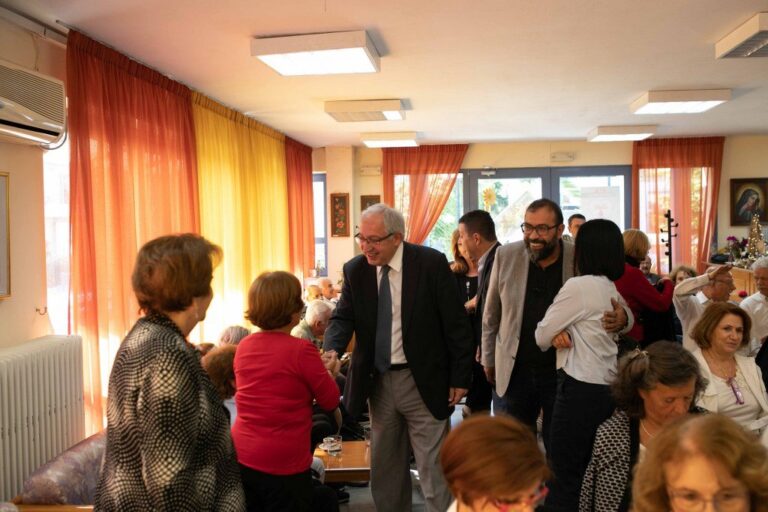 Πρόγραμμα θαλάσσιων μπάνιων του Δήμου Αμαρουσίου για τους χαμηλοσυνταξιούχους – μέλη του ΚΑΠΗ
