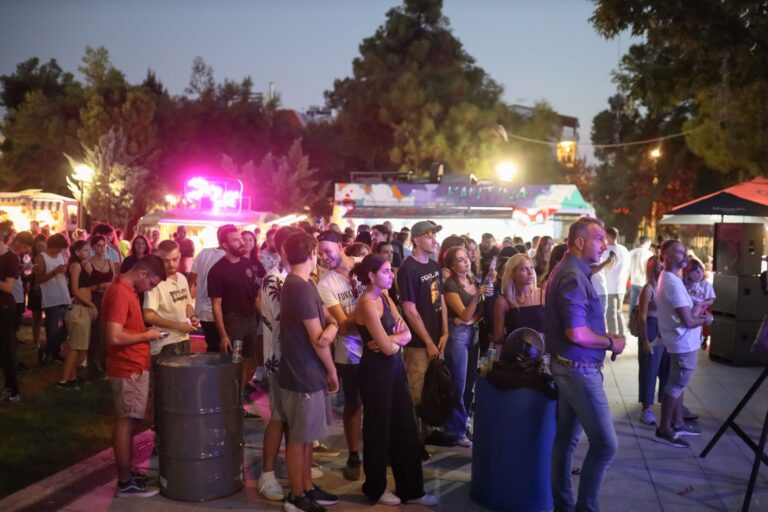 1ο “Youth Festival Maroussi” – Νέοι και τα παιδιά κατέκλεισαν την πλατεία Αγίας Λαύρας