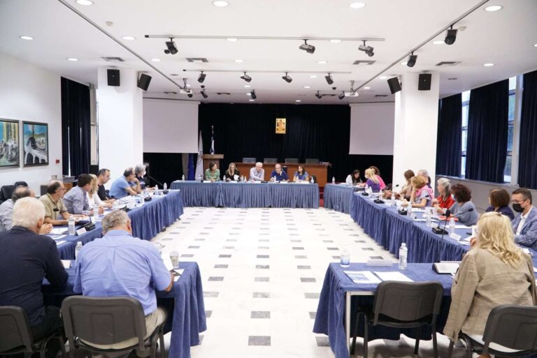 Συνάντηση για τα ζητήματα της σχολικής κοινότητας με τους Διευθυντές των Γυμνασίων και Λυκείων της πόλης