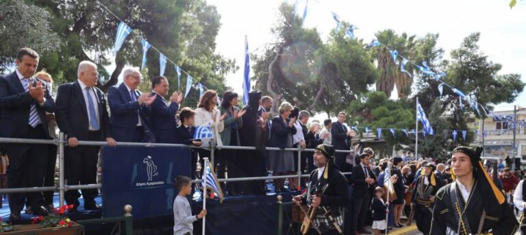 Με ιδιαίτερη λαμπρότητα και απόδοση τιμών στους ήρωες του ’40 γιόρτασε το Μαρούσι την Εθνική Επέτειο της 28ης Οκτωβρίου
