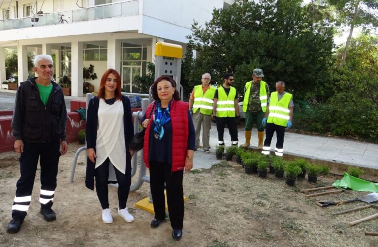 Φυτεύσεις και συντήρηση πρασίνου στην περιοχή των Εργατικών Κατοικιών