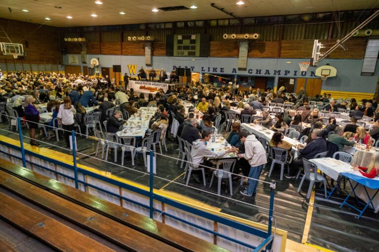 Πλήθος κόσμου στη «Γιορτή τσικουδιάς 2022» της Ένωσης Κρητών Αμαρουσίου «Ο Κρηταγενής Ζευς»