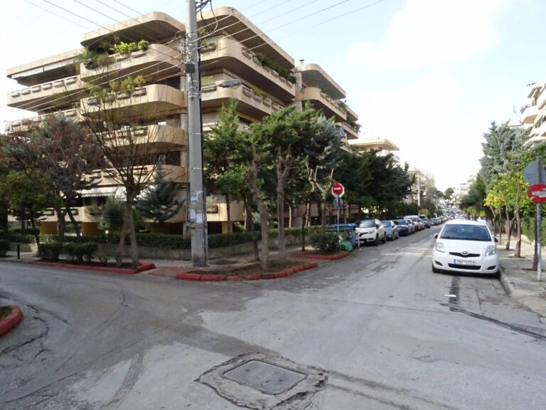 Συνεχίζονται οι εργασίες καθαριότητας και συντήρησης κοινόχρηστων χώρων και δρόμων στην περιοχή της Κοκκινιάς