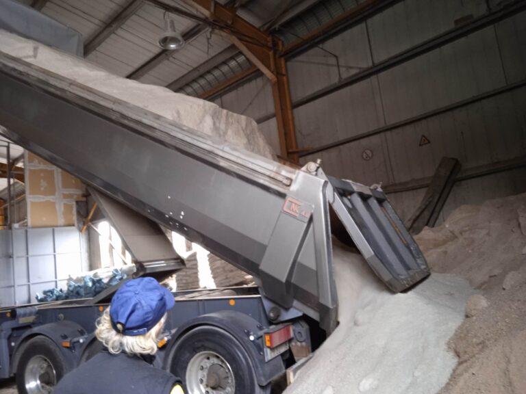 Σε πλήρη κινητοποίηση οι υπηρεσίες του Δήμου Αμαρουσίου για την αντιμετώπιση των προβλημάτων από την κακοκαιρία «Μπάρμπαρα» – Σημεία διάθεσης αλατιού