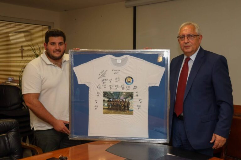 Το “Μαρούσι Αθλητικός Σύλλογος” τιμά τον Δήμαρχο Αμαρουσίου για την συμβολή του στην ανάπτυξη του αθλητισμού στην πόλη