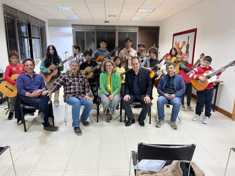 Επιτυχής η διεξαγωγή σεμιναρίου κιθάρας από τους σπουδαστές του Δημοτικού Ωδείου Αμαρουσίου «Μίκης  Θεοδωράκης»