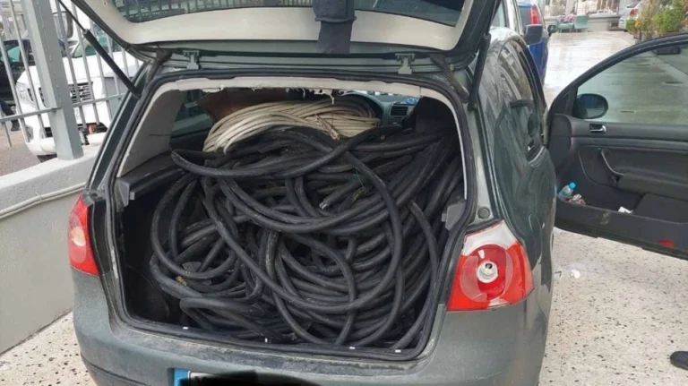 Κινηματογραφική καταδίωξη Ρομά στην Αττική Οδό – Είχαν κλέψει καλώδια και χαλκό