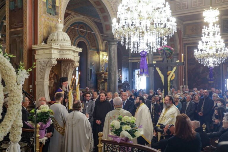 Ετελέσθησαν η Ακολουθία των Μεγάλων Ωρών και της Αποκαθηλώσεως στον Ιερό Ναό Κοιμήσεως Θεοτόκου Αμαρουσίου