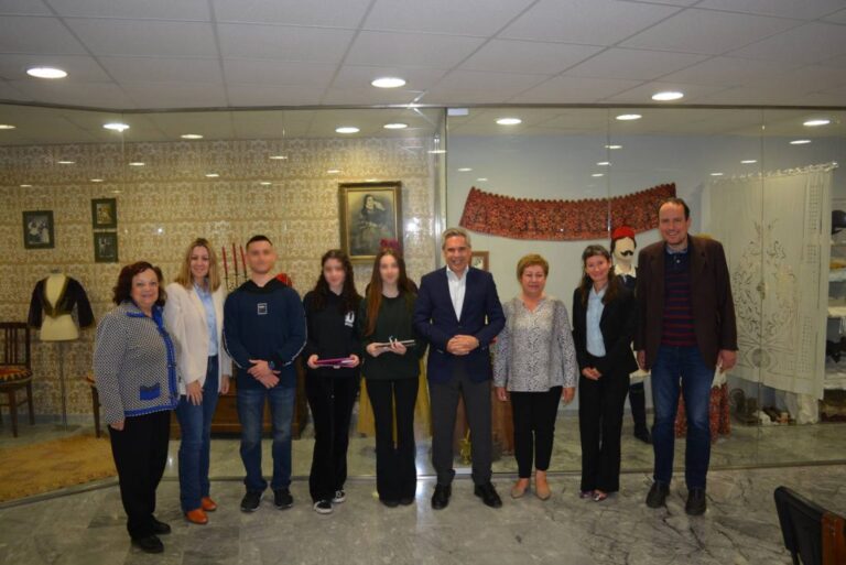 Το «Ψηφιακό Μαρούσι» παρουσίασαν σε εκπροσώπους του Δήμου Αμαρουσίου μαθητές των εκπαιδευτηρίων ΔΟΥΚΑ