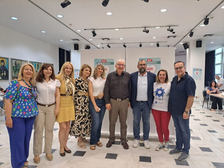 Κοντά στους εθελοντές αιμοδότες ο Δήμαρχος Αμαρουσίου στην έναρξη της διήμερης εθελοντικής αιμοδοσίας του Δήμου