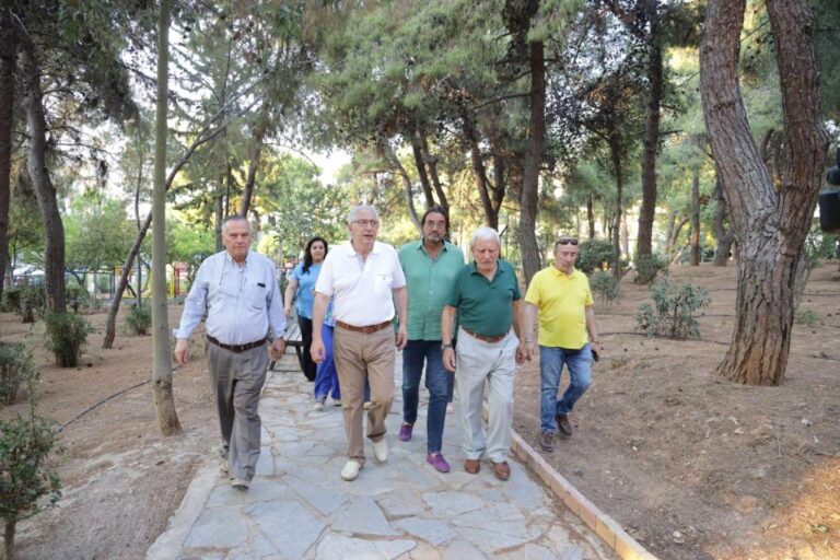 Σε επιφυλακή οι δυνάμεις Πολιτικής Προστασίας λόγω καύσωνα: Καθαρισμοί κοινόχρηστων χώρων στο Δήμο Αμαρουσίου