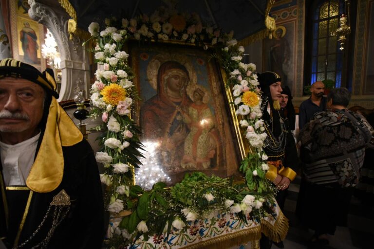 Με λαμπρότητα εορτάστηκε στο Μαρούσι η Κοίμησις της Πολιούχου της πόλης Παναγίας Θεοτόκου