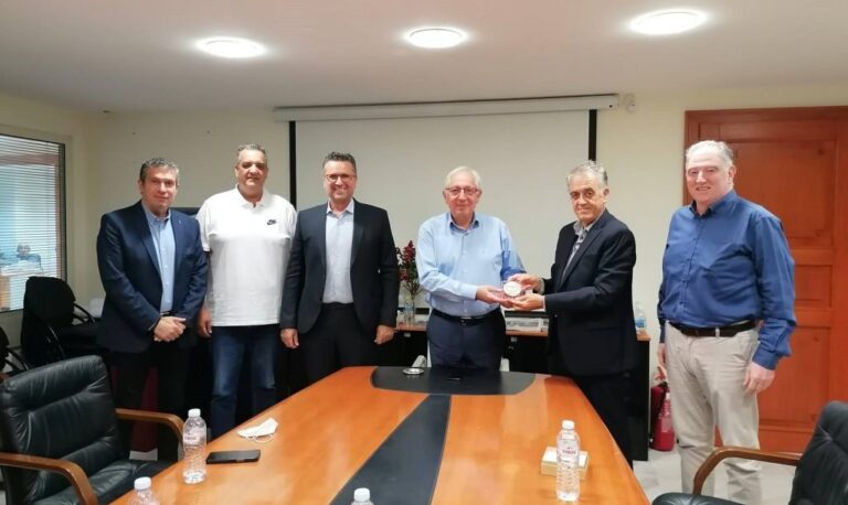 Τιμητική βράβευση για το Δήμαρχο Αμαρουσίου από το Αθλητικό Σωματείο «Νίκη Αμαρουσίου»